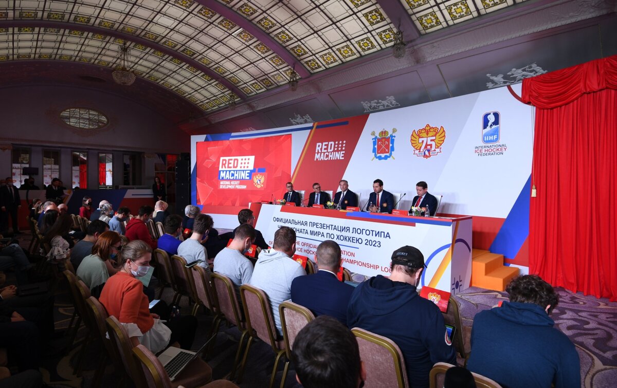 Федерация хоккея России должна запустить процесс ухода из IIHF, считает Ларионов