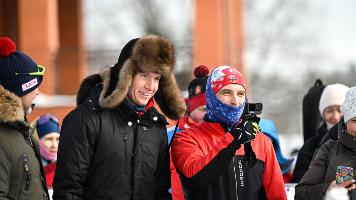 Александр Большунов рассказал, что уже поставил свою полуторагодовалую дочь на лыжи