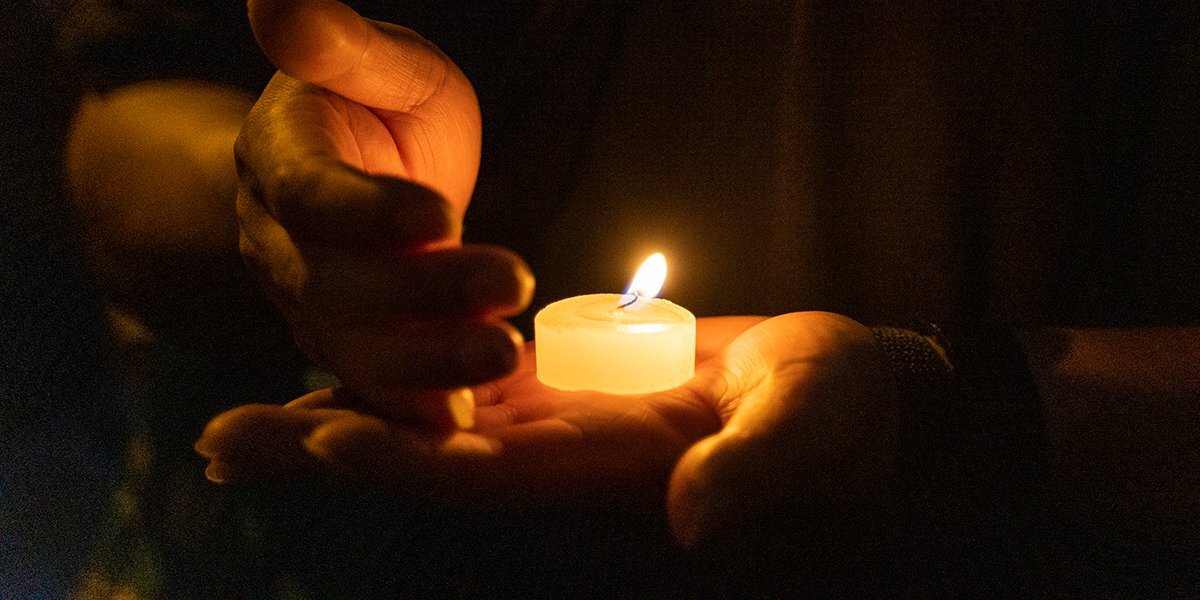 Матч Евролиги начался с минуты молчания в память о погибших во время теракта в «Крокусе»