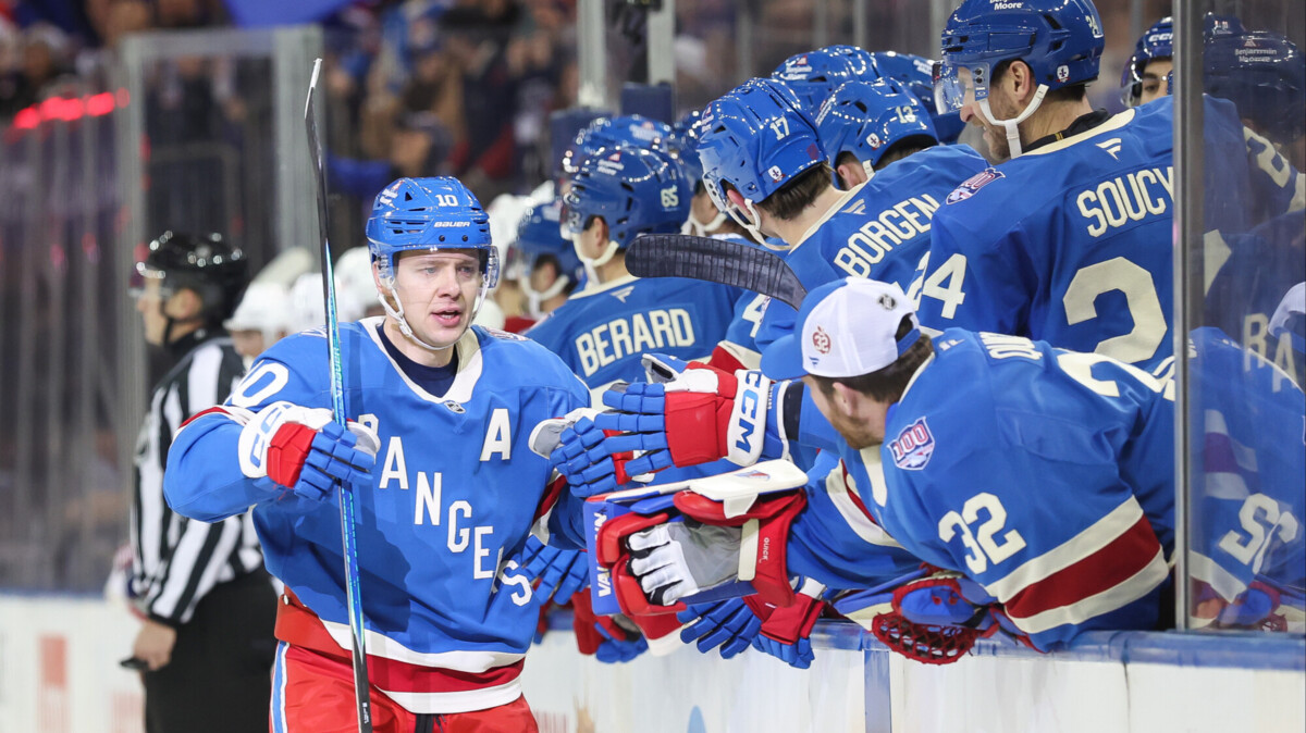 «Рейнджерс» обыграли «Монреаль» в матче НХЛ, отыгравшись с 0:3