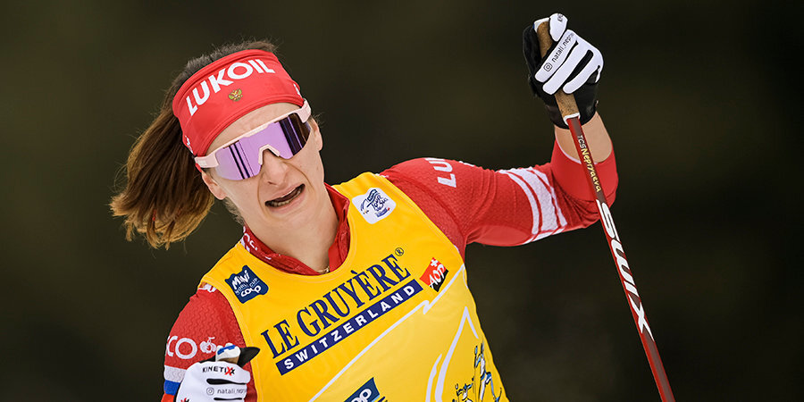 Непряева рассказала о том, что во время финальной гонки «Тур де Ски» соперницы били ее по палкам