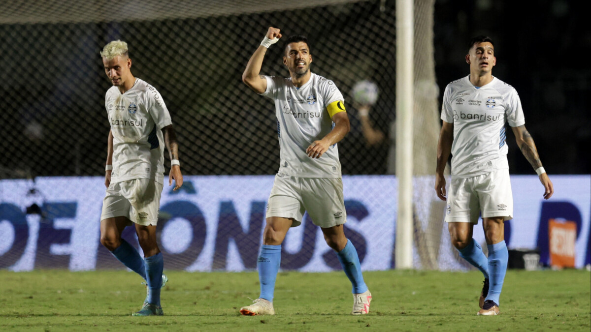 Луис Суарес оформил хет‑трик за 19 минут в матче чемпионата Бразилии