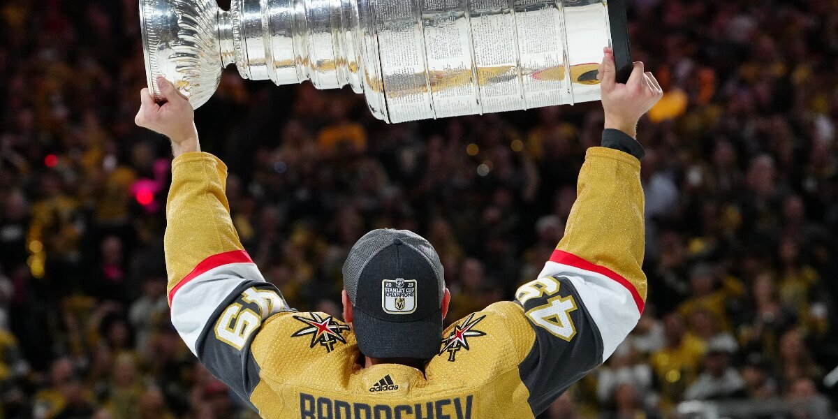 НХЛ может дать Кубок Стэнли на один день Барбашеву, но это будет не в России