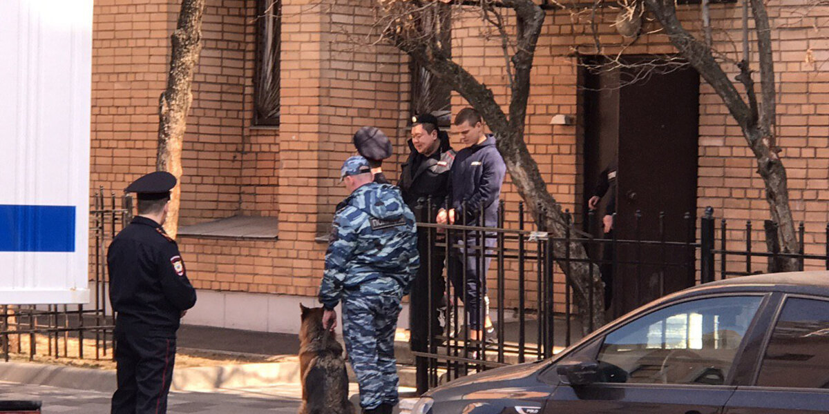 Кокорина и Мамаева вывели из зала суда спустя 40 минут после начала эвакуации