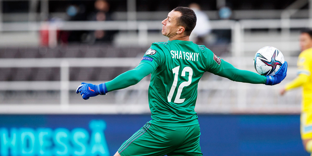 Голкипер сборной Казахстана по футболу Шацкий отказался от перехода в «Родину» — СМИ