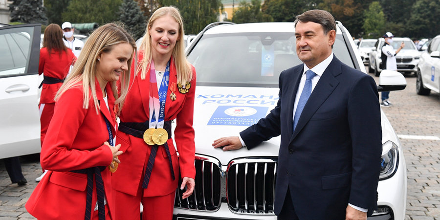 Подаренную российскому призеру Олимпиады BMW продали на следующий день: Олимпиада: Спорт: вторсырье-м.рф