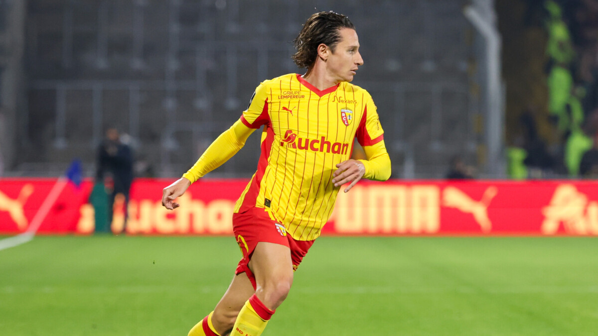 «Ланс» одержал пятую победу подряд и упрочил лидерство в Лиге 1