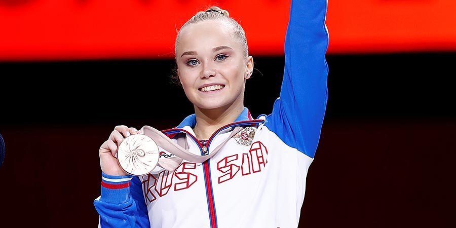 Мельникова завоевала бронзу в личном многоборье на чемпионате мира