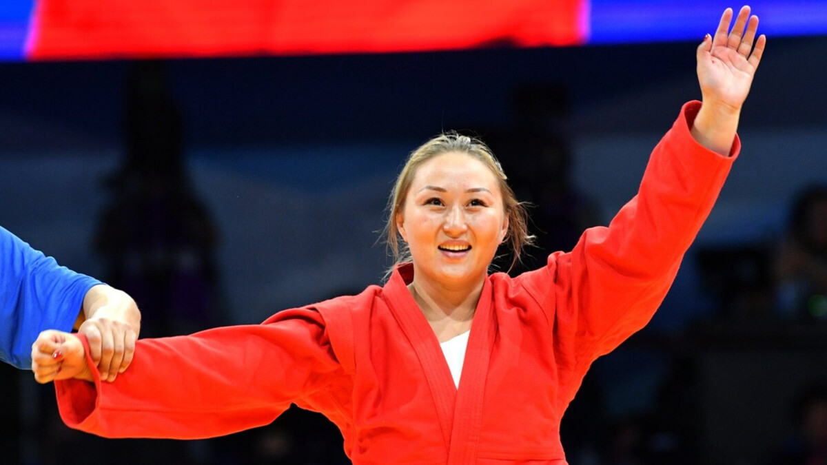 Россиянка Жанара Кусанова завоевала серебро на чемпионате мира по самбо