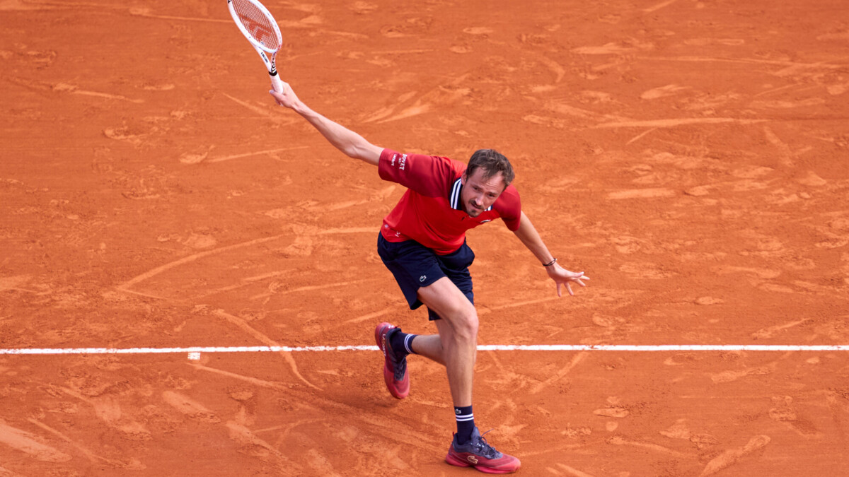 Медведев вышел в третий круг «Мастерса» в Монте‑Карло, где сыграет с Хачановым
