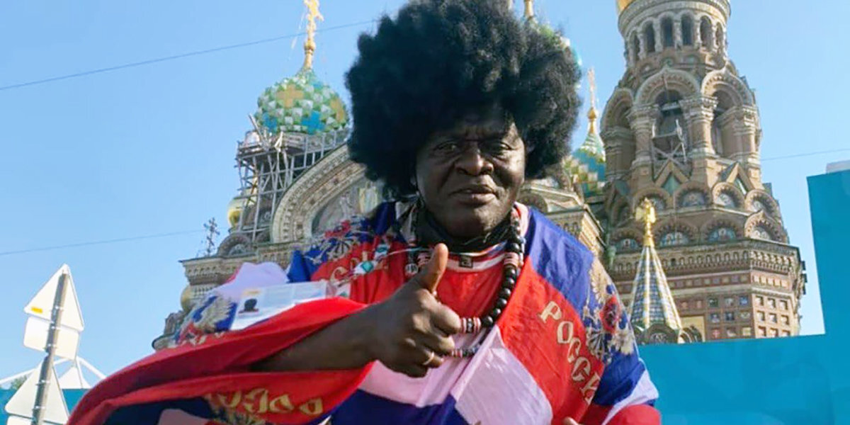 Камерунский болельщик «Краснодара» заявил, что на родине на него завели уголовные дела из-за флага России