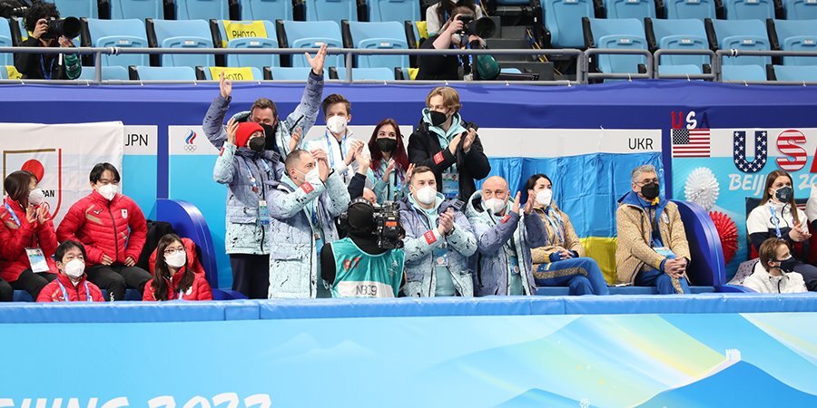 Задержка церемонии награждения российских фигуристов вызвана проблемой с предсоревновательным тестом на допинг — СМИ