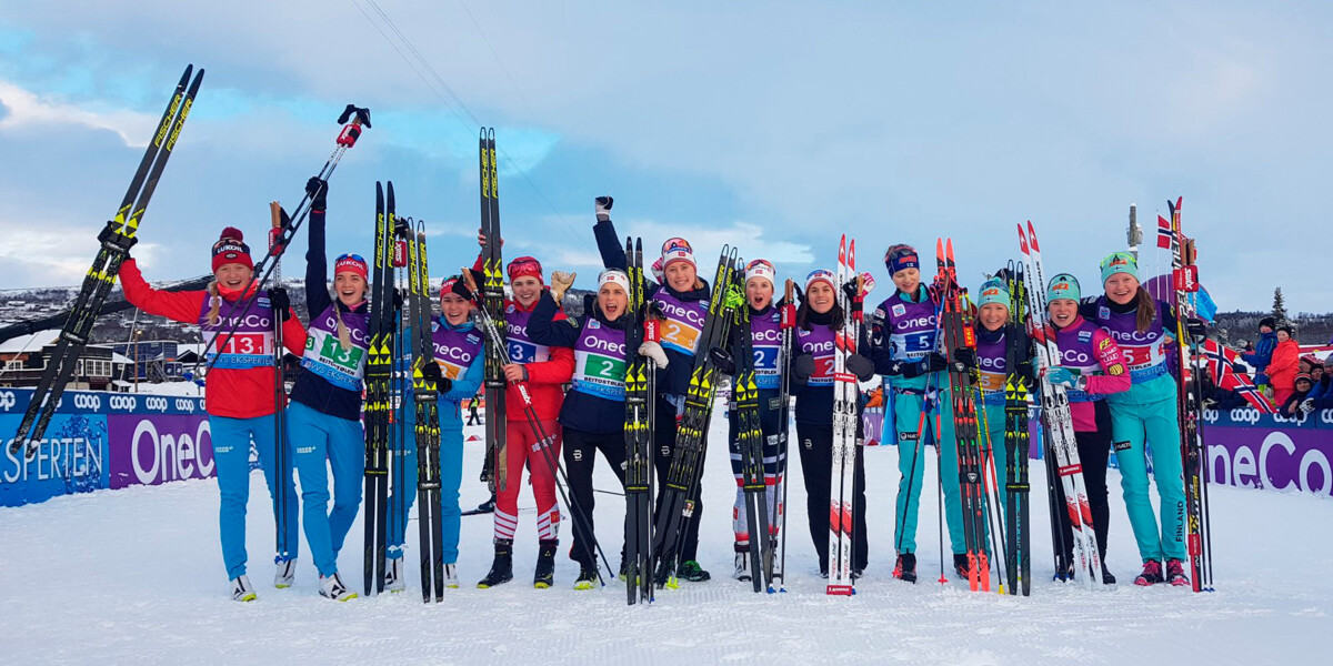 Российские лыжницы взяли серебро в эстафете на этапе Кубка мира в Норвегии