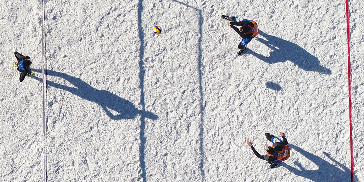 Волейболистки из «Заречье‑Одинцово» выиграли первый этап ЧР по волейболу на снегу