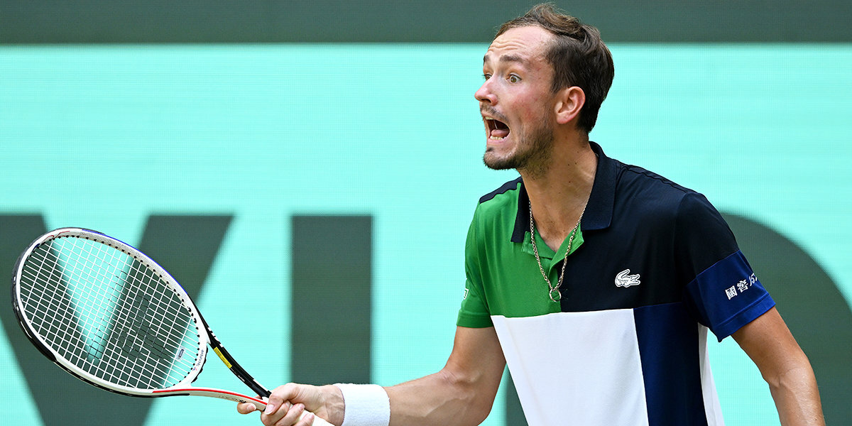 Медведев остался на первом месте в рейтинге ATP и побил рекорд Сафина
