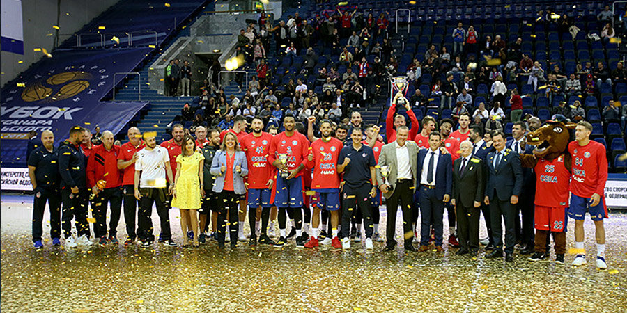 ЦСКА выиграл Кубок Гомельского, «Химки» стартовали в Единой лиге. Как открывали баскетбольный сезон