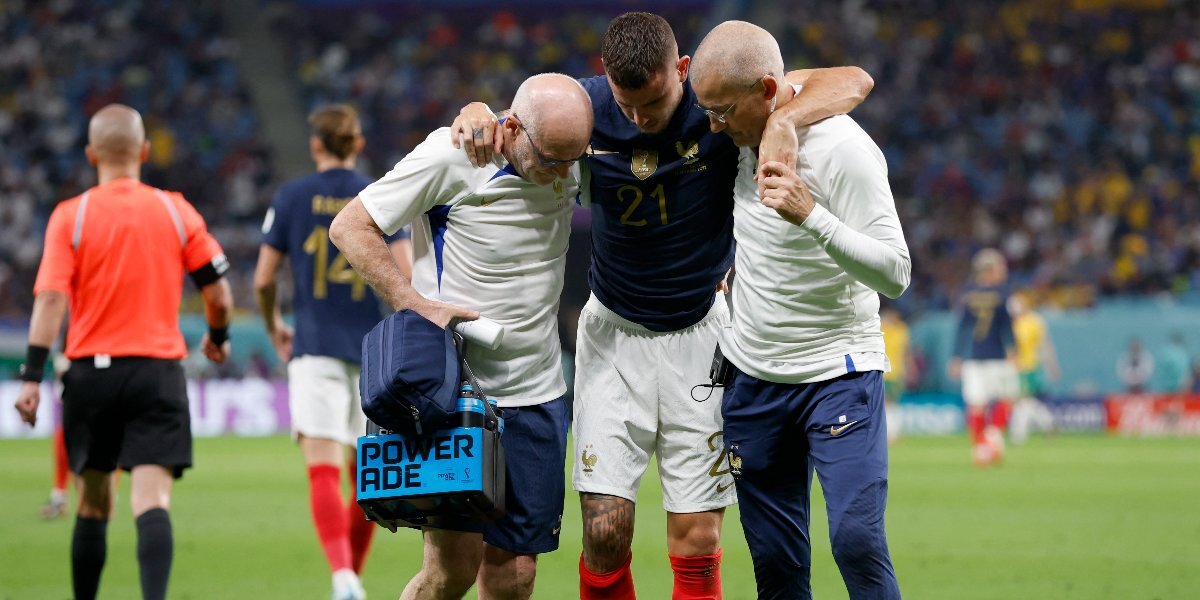 Официально: защитник сборной Франции Люка Эрнандес получил тяжелую травму колена и пропустит ЧМ-2022
