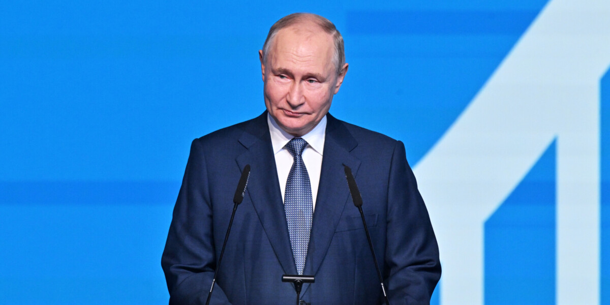 Россия бережет спортивные традиции, но открыта и к современным дисциплинам, заявил Путин