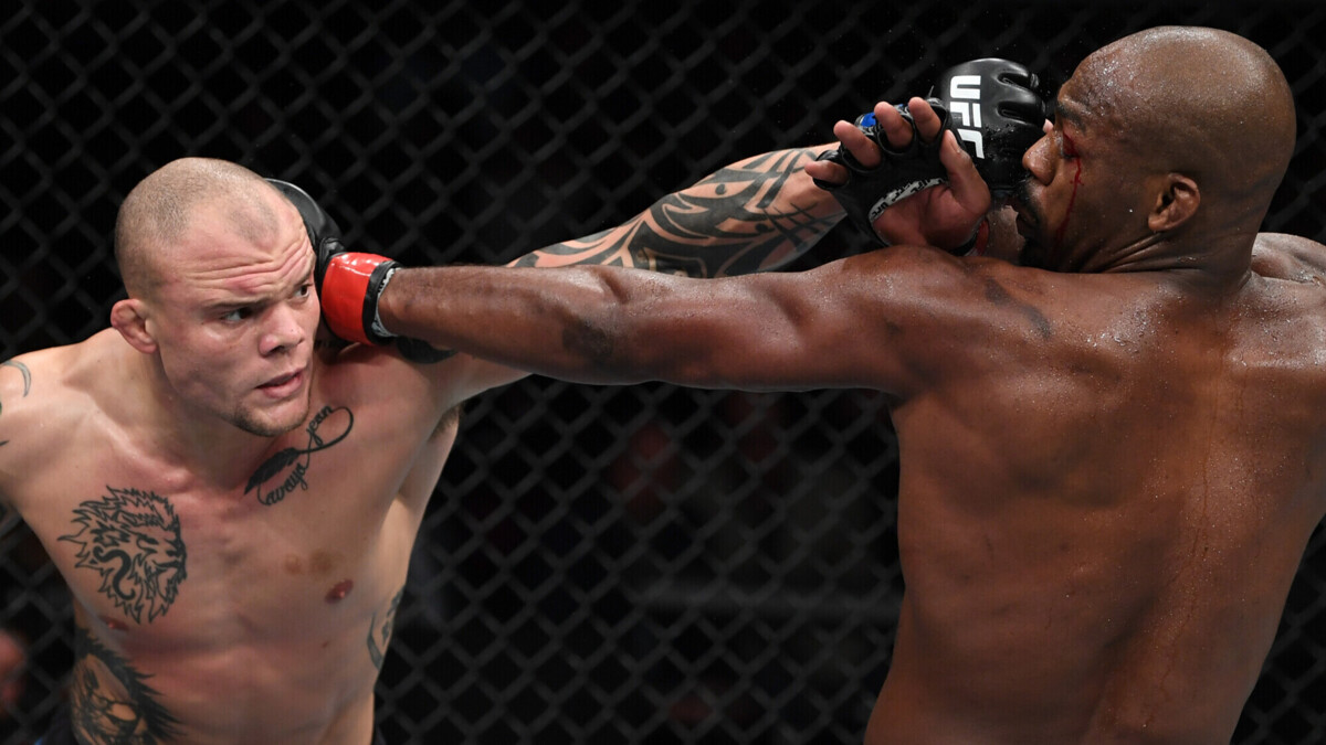 Боец UFC Энтони Смит назвал преимущества Хабиба Нурмагомедова перед Исламом Махачевым