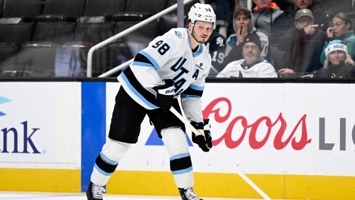 «Юта» уступила «Лос‑Анджелесу» в матче НХЛ, у Сергачева результативная передача