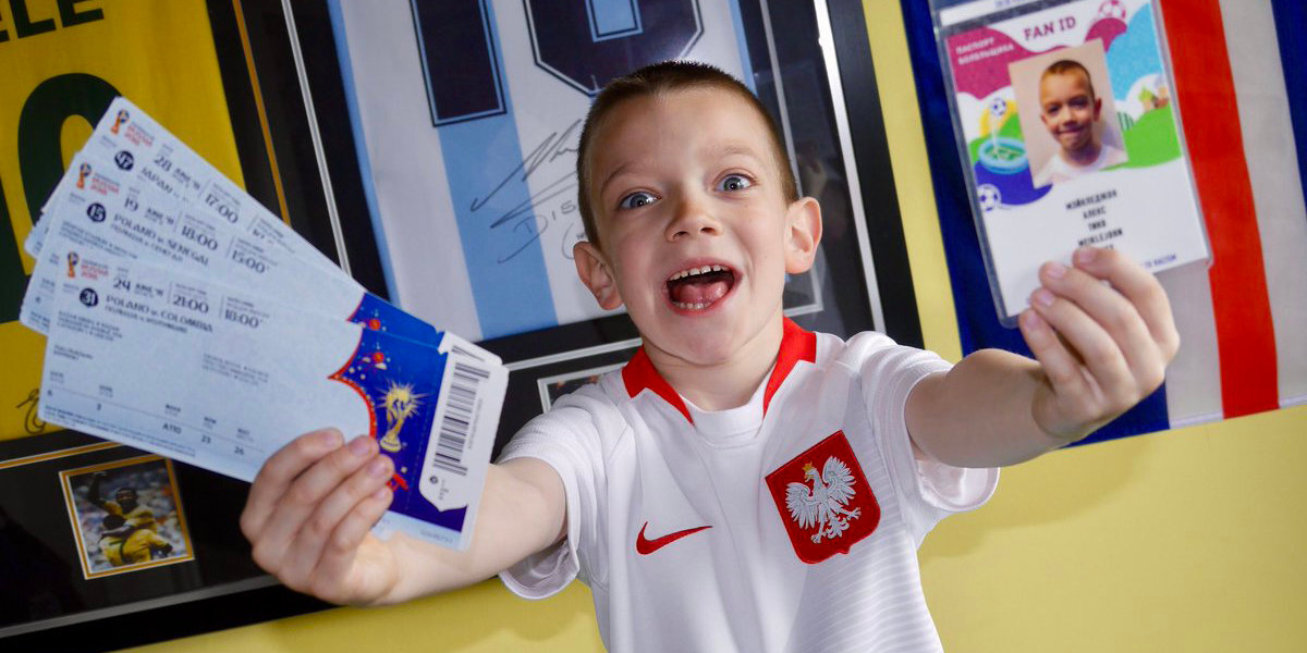 Шестилетний болельщик сборной Польши получил билет на финал ЧМ. За него рады даже колумбийцы