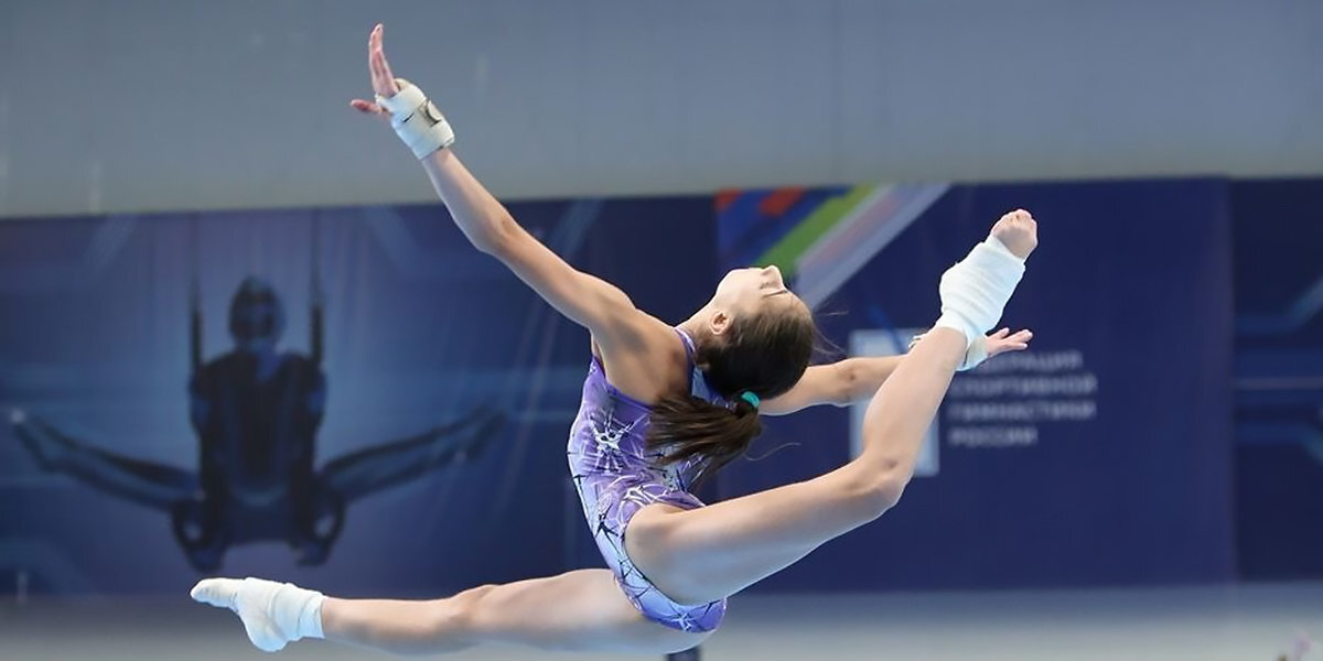Кустова завоевала золото на бревне на соревнованиях гимнасток в рамках Спартакиады