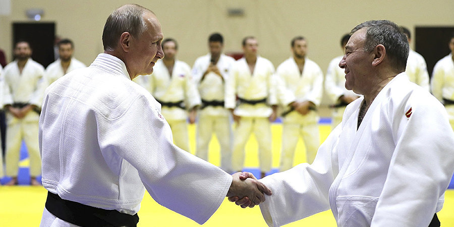 «Путин всегда поздравляет команду после соревнований». Эцио Гамба — о выступлении в Минске и ожиданиях от Токио-2020