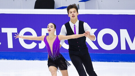 Блинникова и Карпов выиграли короткую программу среди спортивных пар на чемпионате Санкт‑Петербурга