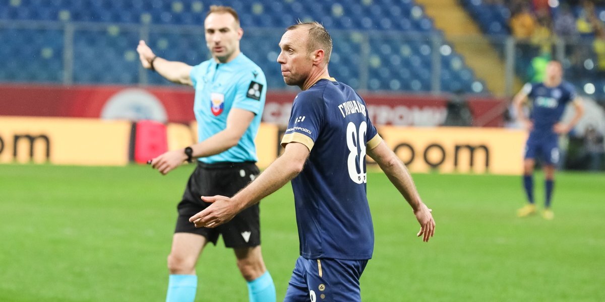 «Глушаков еще спокойно может играть, тем более в Первой лиге» — Тарханов