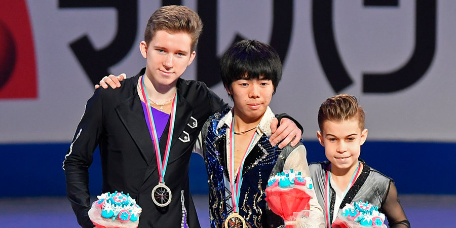 Мозалев завоевал серебро в финале юниорского Гран-при, Самсонов — бронзу