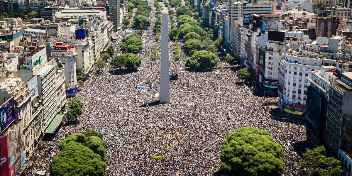 Более четырех миллионов человек вышли на улицы Буэнос-Айреса, чтобы встретить сборную Аргентины