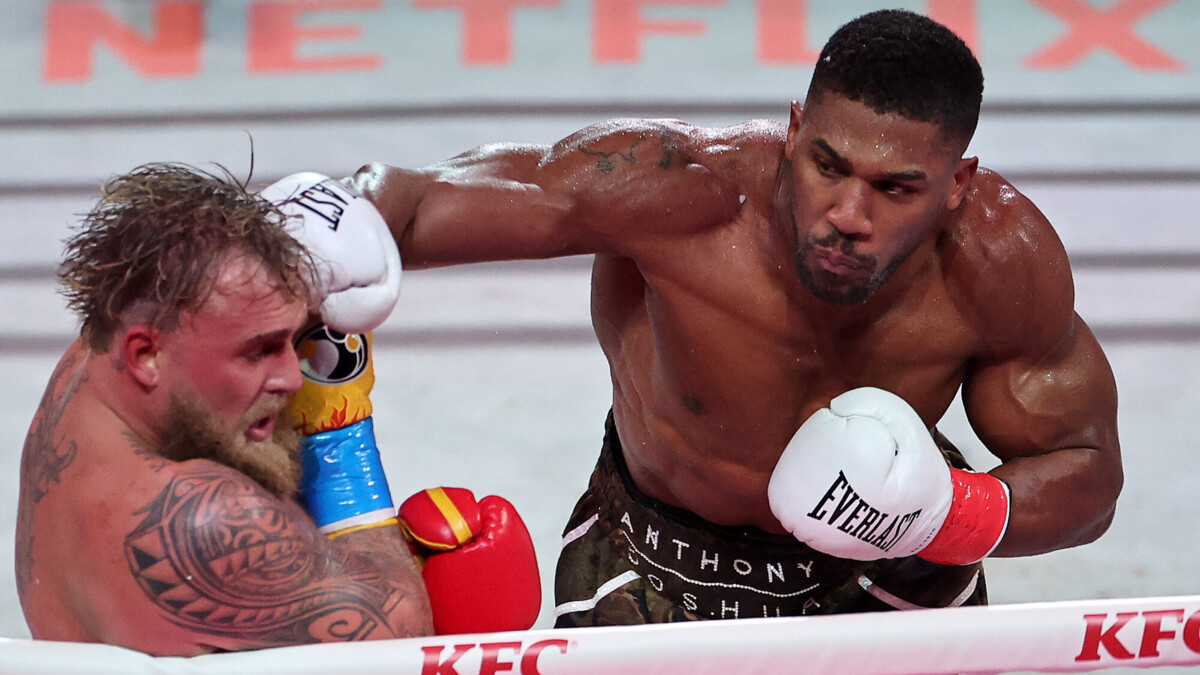 Энтони Джошуа нокаутировал Джейка Пола в боксерском поединке