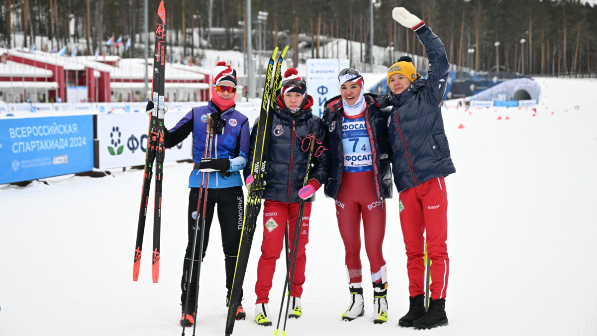 Сборная Архангельской области выиграла женскую лыжную эстафету на Спартакиаде, Степанова отыграла более 50 секунд отставания на последнем этапе