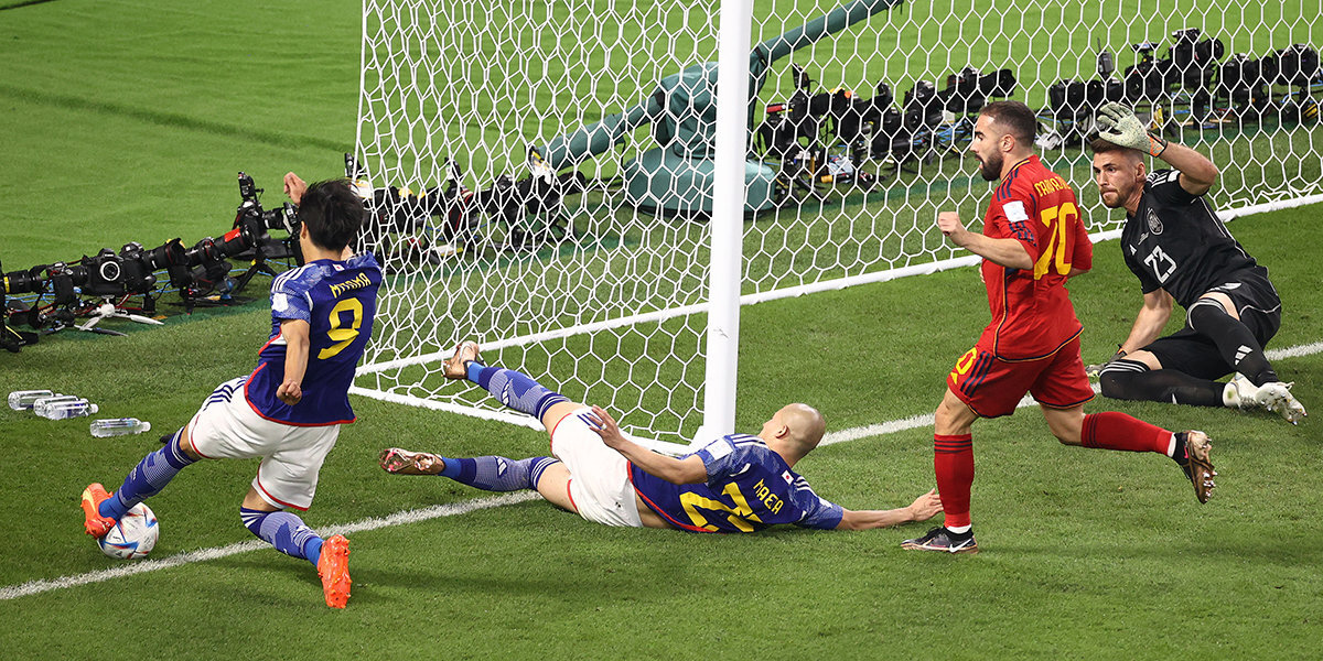 Испанцы могли держать в голове возможный вылет Германии с ЧМ во время своего матча с Японией, считает Радимов