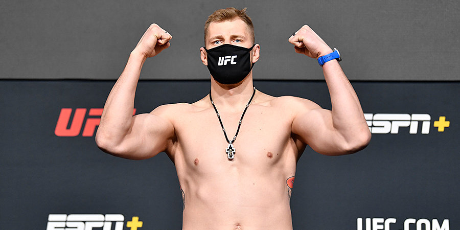 В UFC Волков набрал 12 кг — узнали, сколько ему нужно белка и калорий