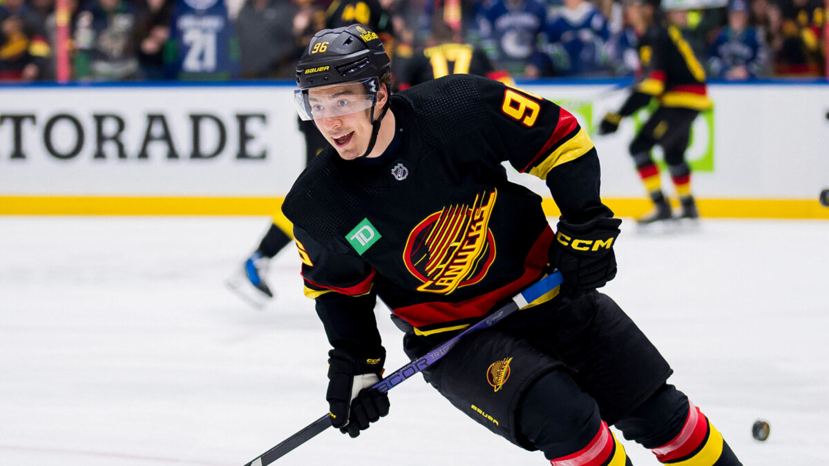 Форвард «Ванкувера» Кузьменко признан второй звездой дня в НХЛ