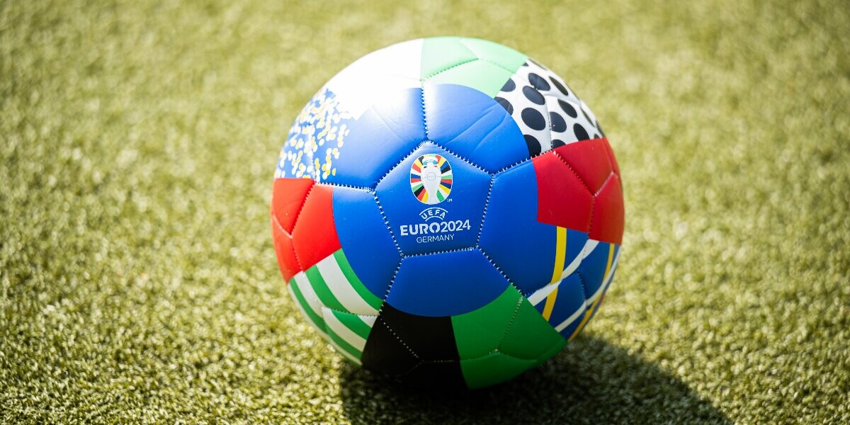 На Евро‑2024 будет использован мяч с микрочипом, который поможет фиксировать игру рукой и офсайд — СМИ