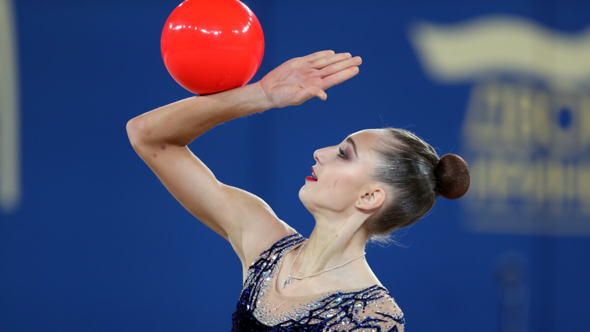 Гимнастка Киреева одержала победу в финале с булавами на Гран‑при Москвы