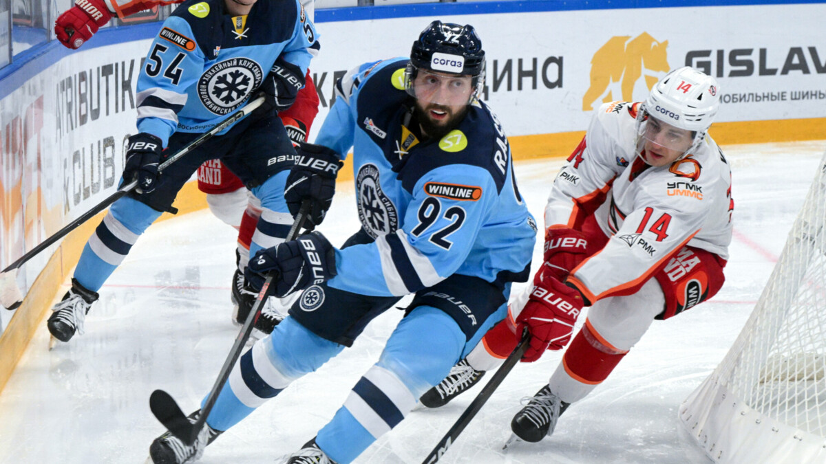 «Сибирь» расторгла контракт с хоккеистом Рассказовым