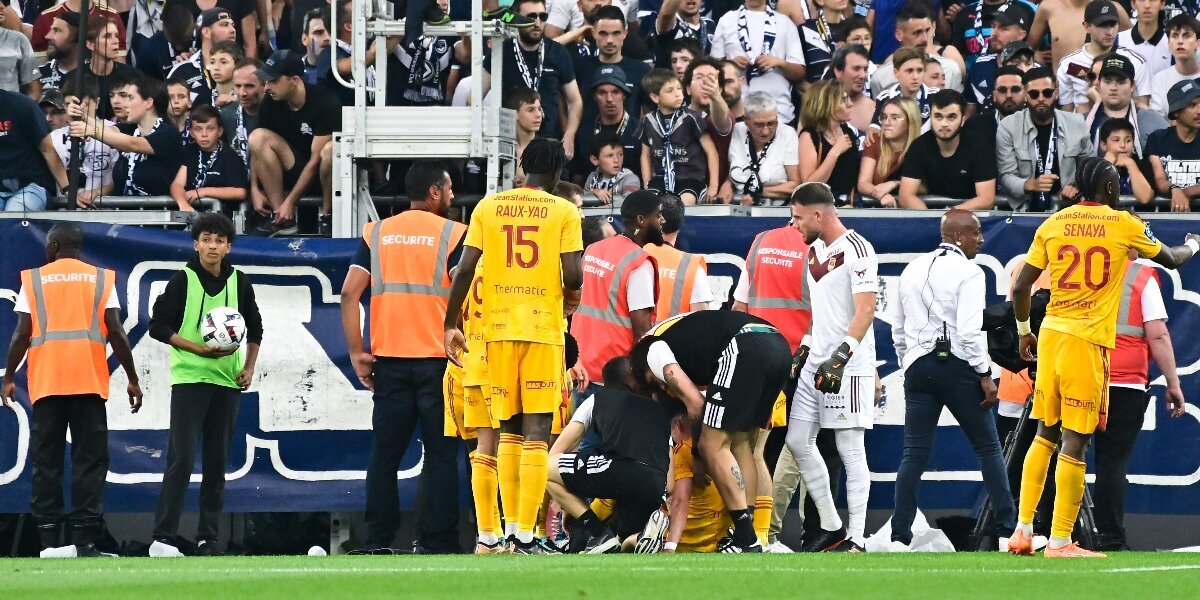 Четырех болельщиков арестовали после нападения на футболиста «Родеза» во время матча