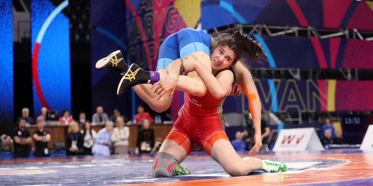 «Если поедем на Олимпиаду, обязательно будем биться за медали в женской борьбе» — Муртазалиев