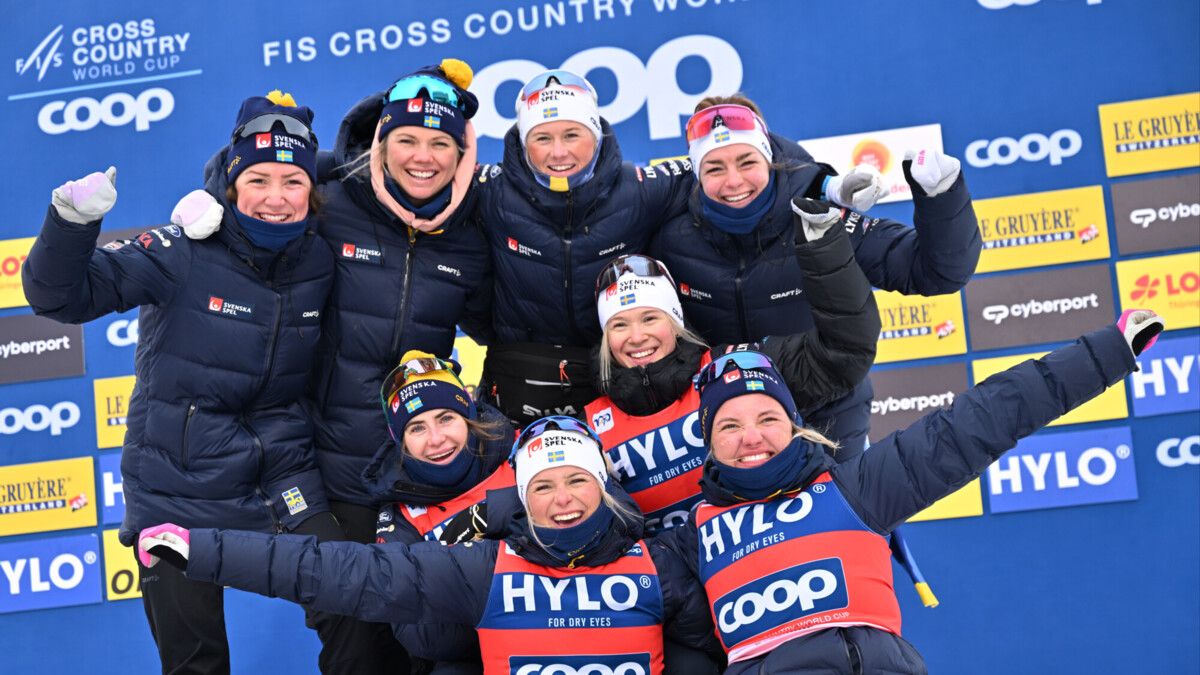 Шведские лыжницы выиграли эстафету на этапе Кубка мира в Германии, у мужчин победили норвежцы