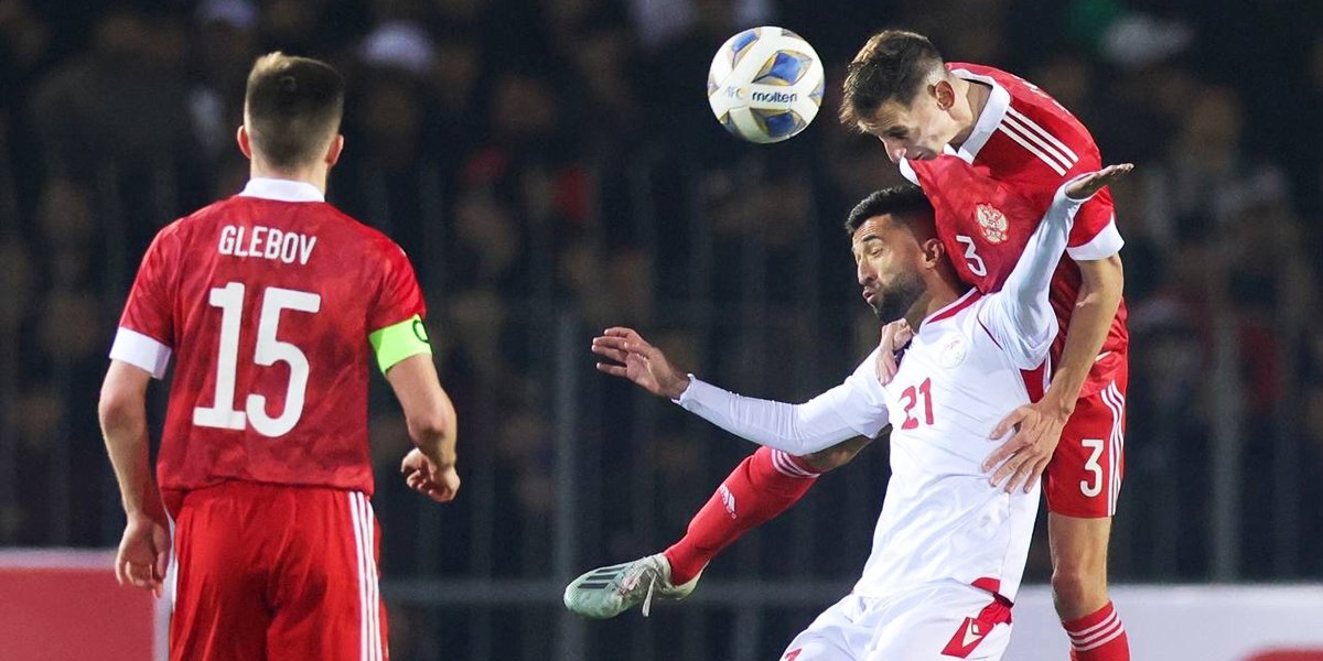 Футболисты сборной России сыграли вничью с командой Таджикистана в товарищеском матче. Видео
