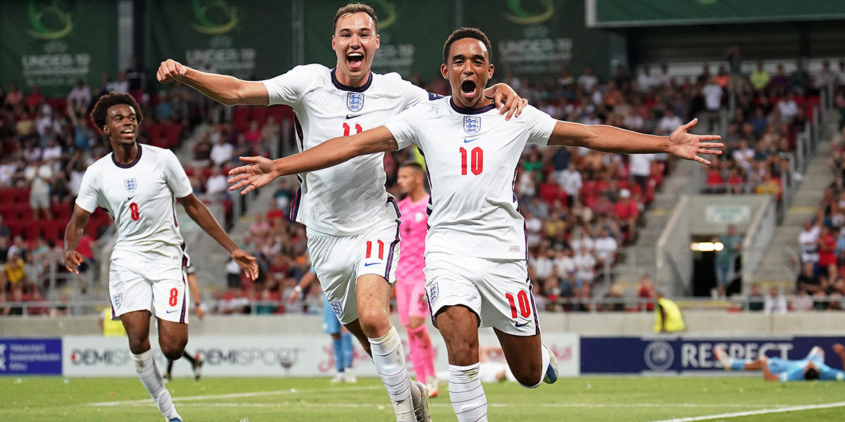 Сборная Англии стала победителем юношеского чемпионата Европы, в финале обыграв команду Израиля