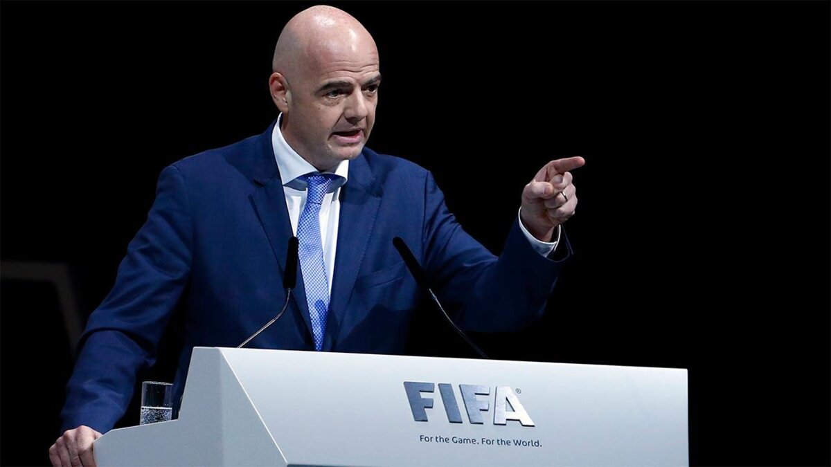 ФИФА оштрафовала четыре клуба за невыплату зарплат игрокам
