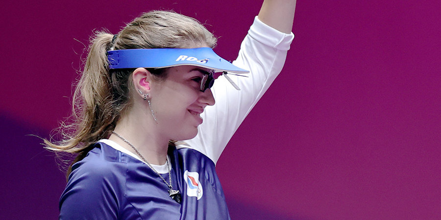 Бацарашкина стала олимпийской чемпионкой в стрельбе из пневматического пистолета, завоевав для России первое золото на Играх в Токио