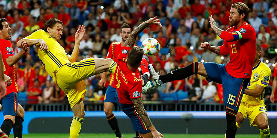 Сборная Испании благодаря двум пенальти обыграла Швецию