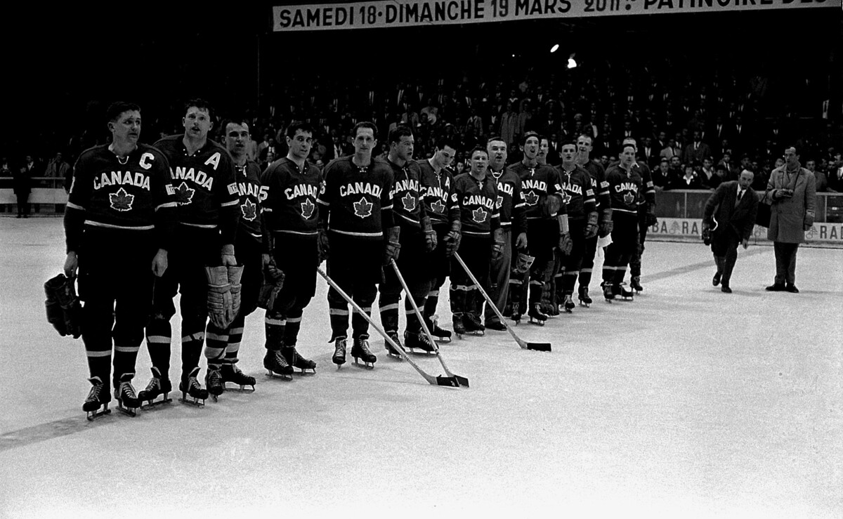 Канада снялась с чемпионата мира по хоккею. Исторический скандал!