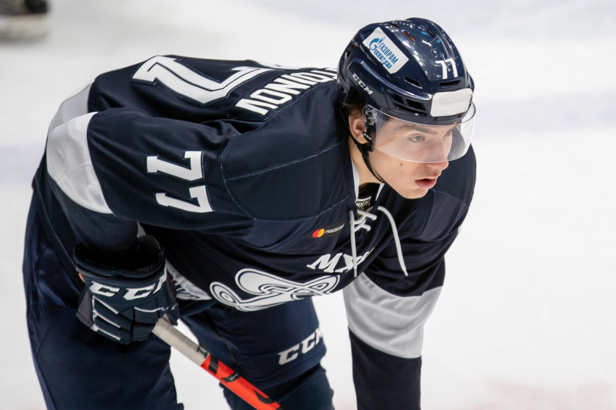 Рухнул на лед и не шевелился. Гибель яркого таланта потрясла Россию