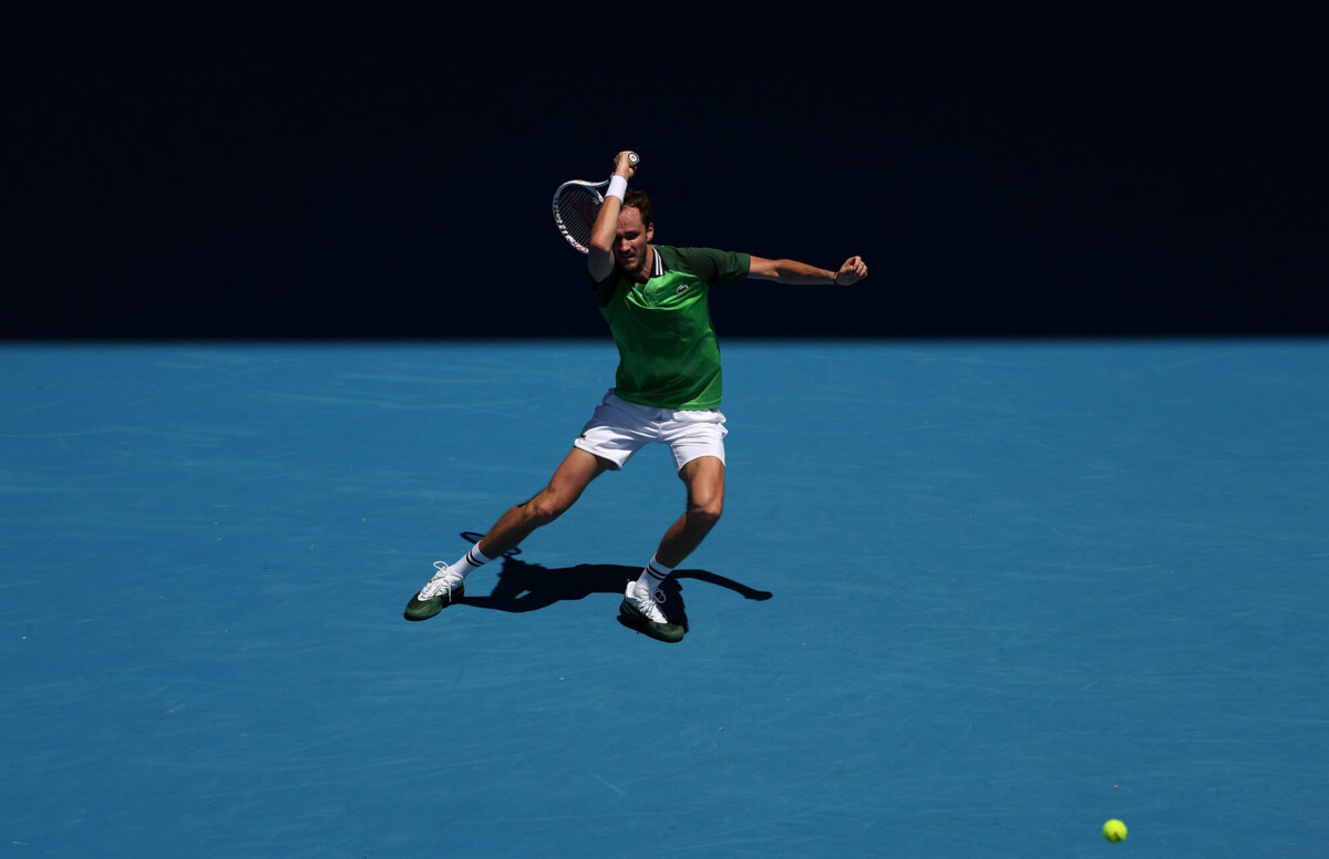 Драматичный старт Медведева на Australian Open. Соперник рыдал и не мог  остановиться